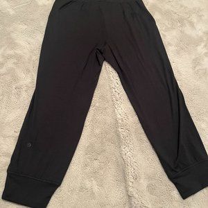 Luluemon crop/ankle joggers/pants